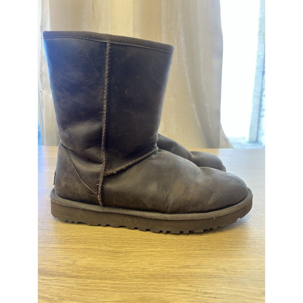 Ugg Australia Women's Classic Short Brown Size 9 Leather Winter Boots 1016559